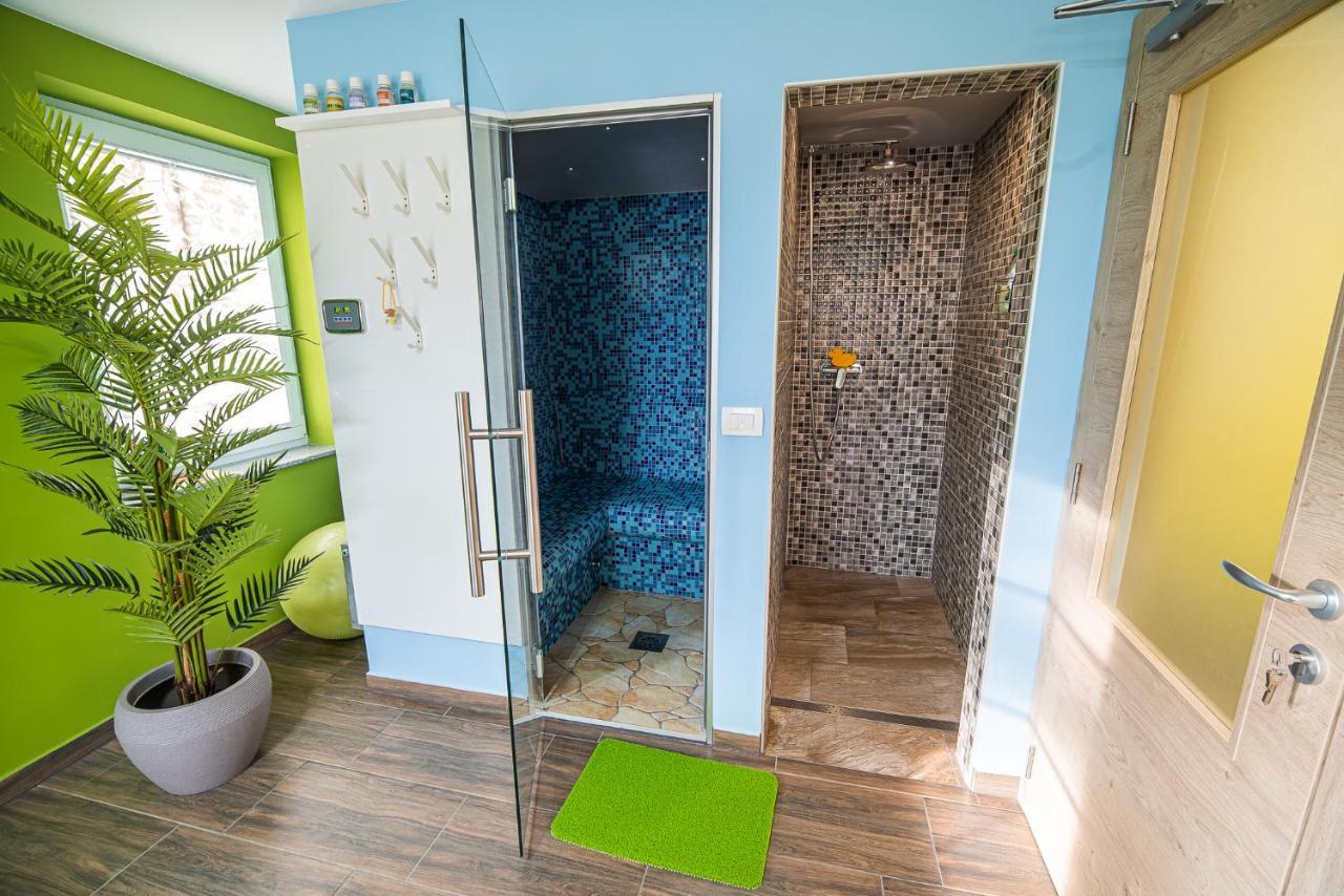 Holiday Home With Hot Tub And Sauna Sabina Rovte Buitenkant foto