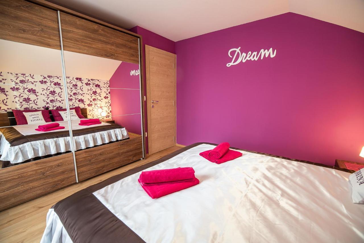 Holiday Home With Hot Tub And Sauna Sabina Rovte Buitenkant foto