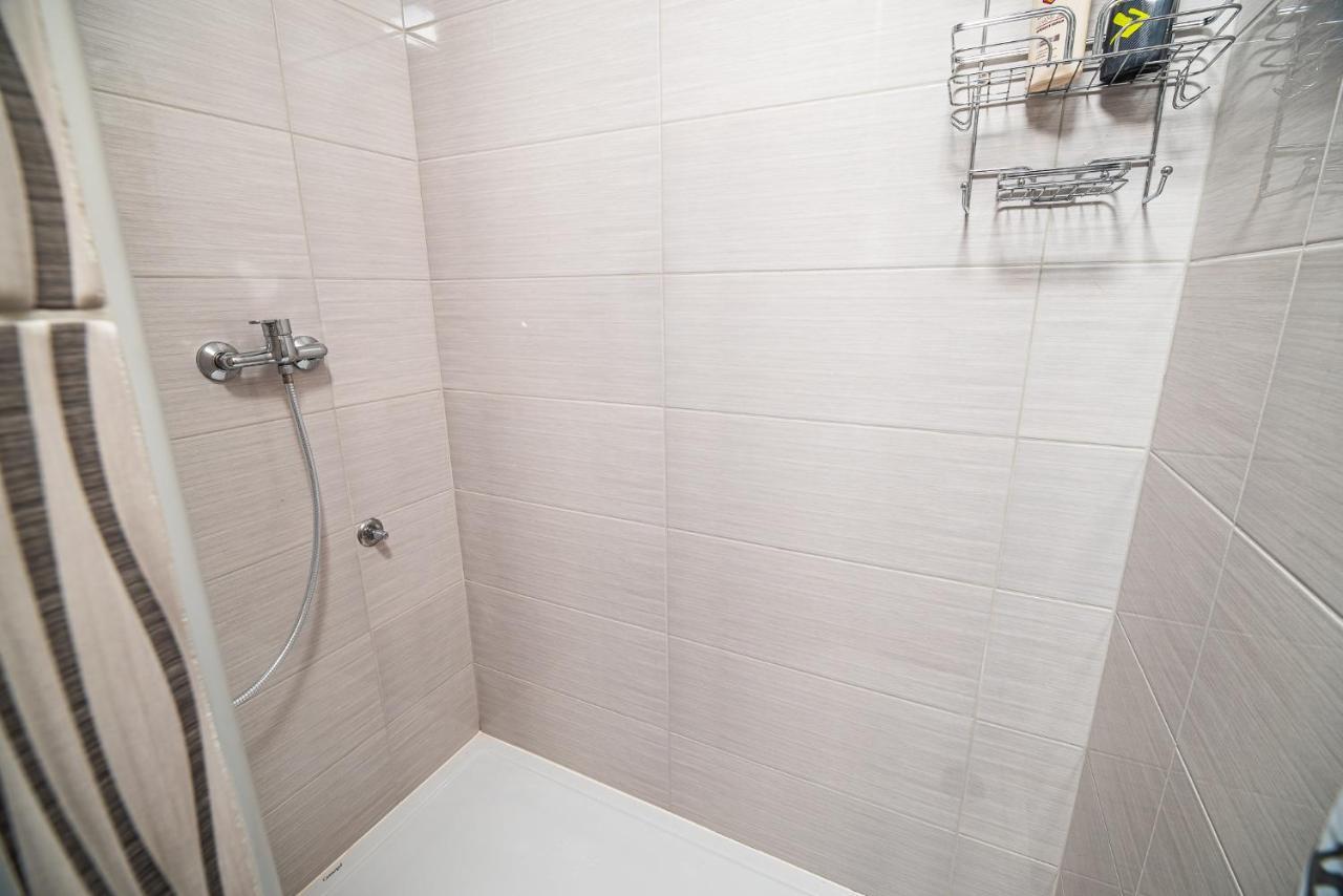 Holiday Home With Hot Tub And Sauna Sabina Rovte Buitenkant foto