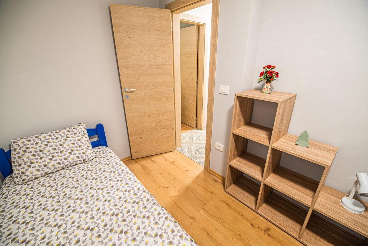 Holiday Home With Hot Tub And Sauna Sabina Rovte Buitenkant foto