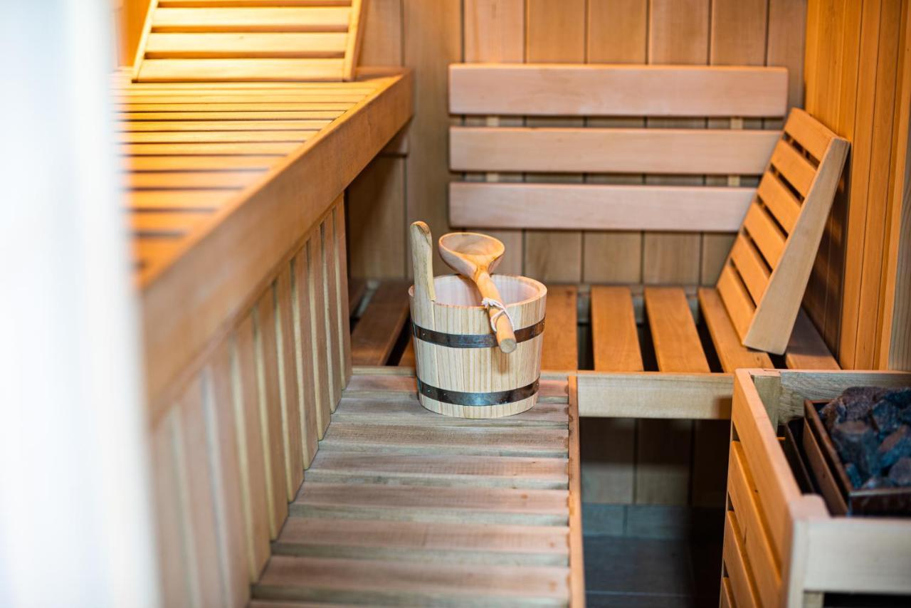 Holiday Home With Hot Tub And Sauna Sabina Rovte Buitenkant foto