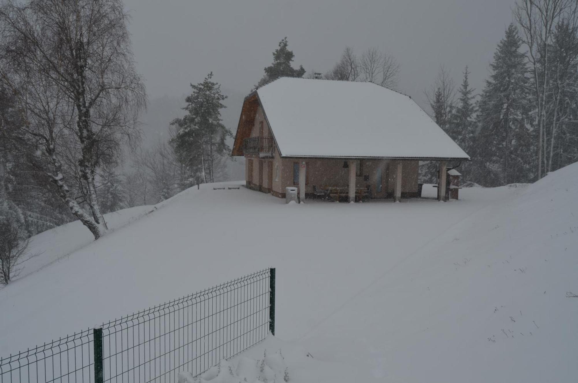 Holiday Home With Hot Tub And Sauna Sabina Rovte Buitenkant foto
