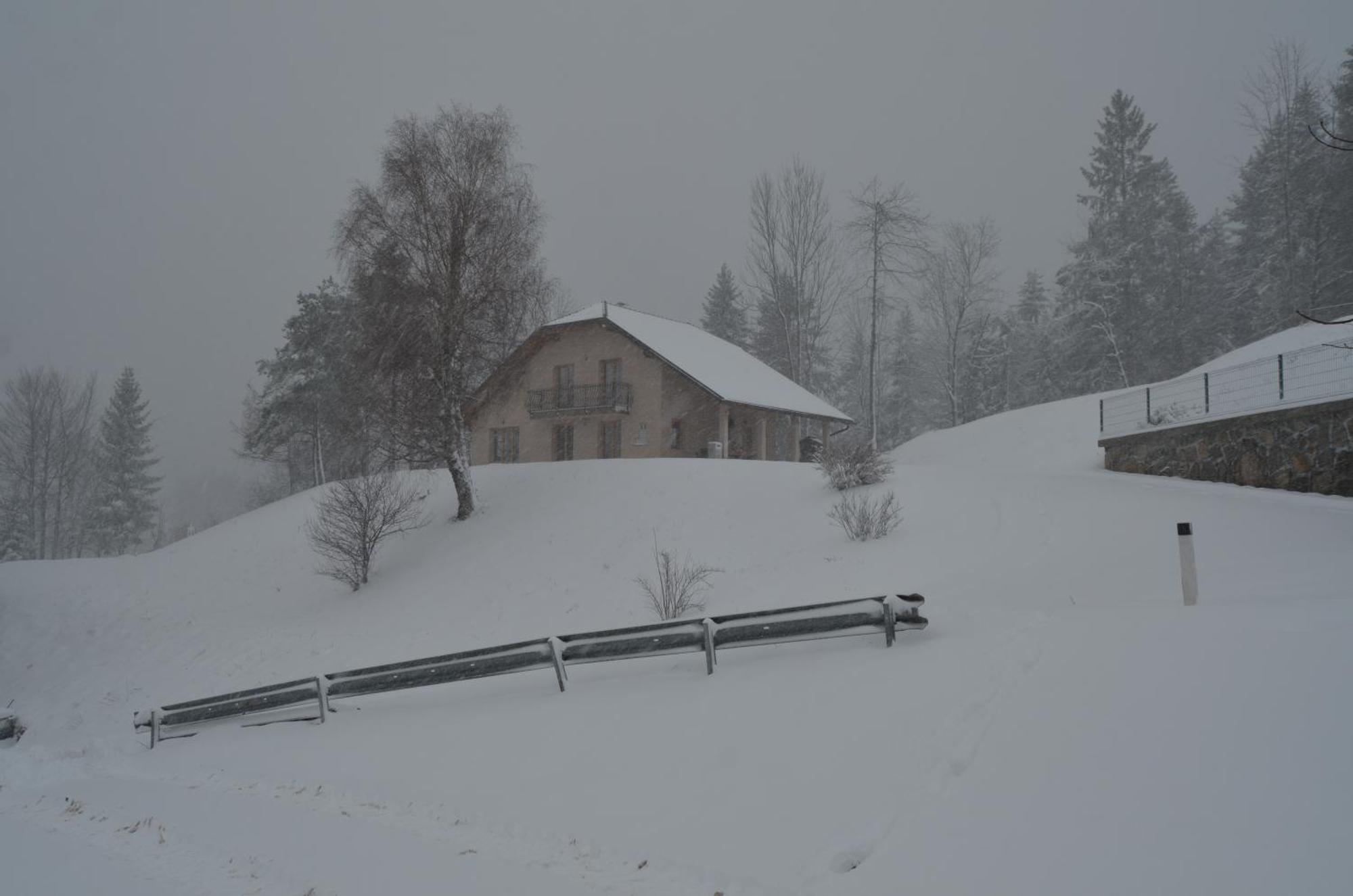 Holiday Home With Hot Tub And Sauna Sabina Rovte Buitenkant foto
